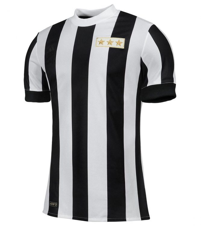 La maglia dei 120 anni della Juventus, ormai introvabile