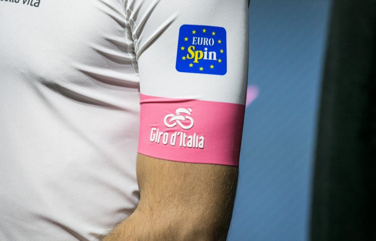 Dettaglio bordo manica, maglia bianca Giro d'Italia 2018