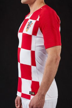 La maglia della Croazia vista di lato