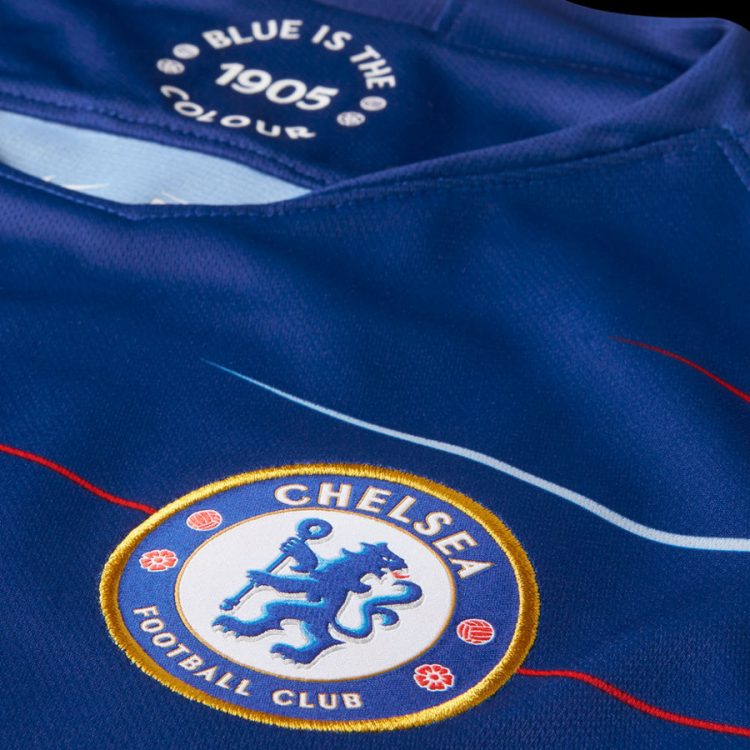 Dettaglio stemma prima maglia Chelsea 2018-19