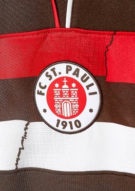 Stemma St. Pauli sulla maglia home 2018-2019
