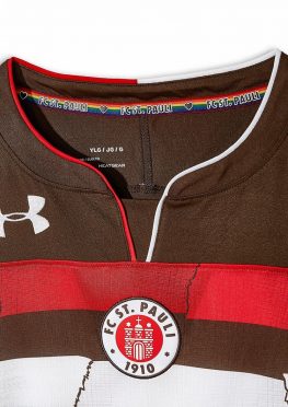 Dettaglio colletto maglia St. Pauli