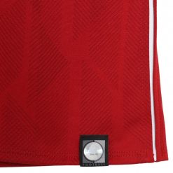 Ologramma New Balance, maglia Liverpool