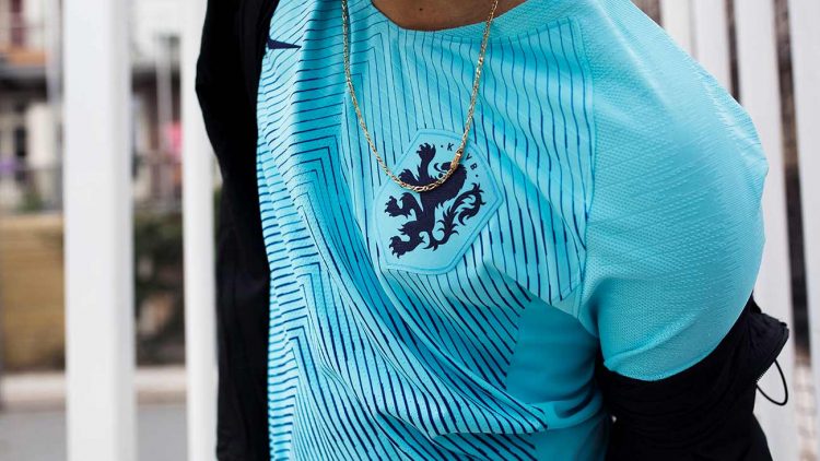 Olanda maglia trasferta celeste 2018-2019