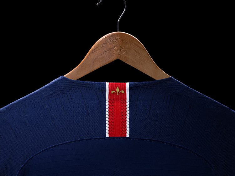 Retro collo maglia PSG 2018-19 con palo Hechter