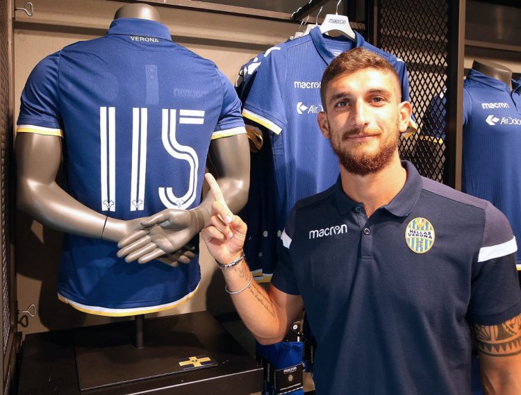 Presentazione maglie Hellas, nuovo store
