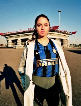 Matilde Gioli con la maglia celebrativa Inter-Nike