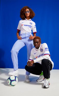 Divisa Chelsea ispirata alla cultura Mod