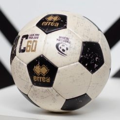 Il nuovo pallone per i 60 anni della Serie C