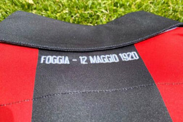 Scritta retro collo Foggia 100 anni