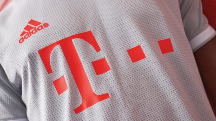 Bayern Away 20-21 fronte