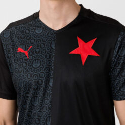 La stella rossa sulla maglia dello Slavia Praga