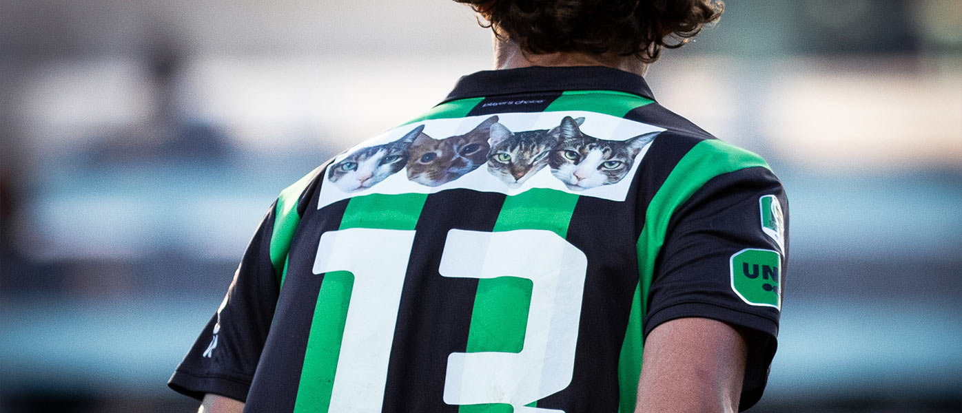 Martinsson con lo sponsor dei 4 gatti sulla maglia