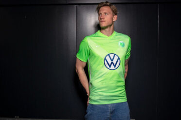 Kit Wolfsburg 2020-21 verde