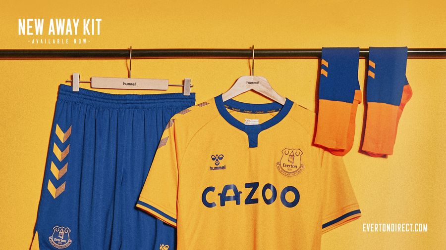Monocolori sgargianti per le maglie da trasferta dell'Everton 2020 ...