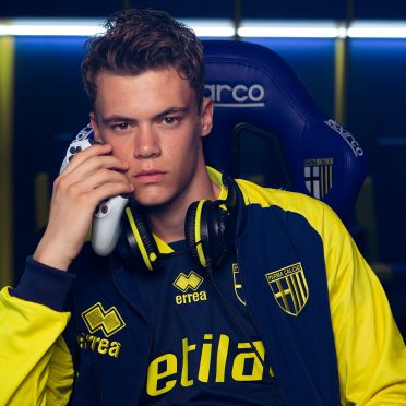 Parma giacca e maglia blu-giallo 2020-21