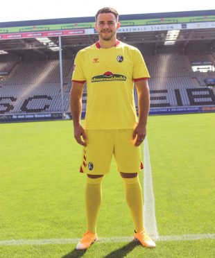 third cover friburgo 20-21