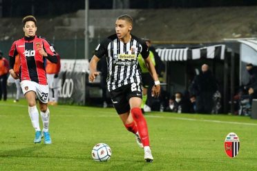 Calzettoni rossi Ascoli contro il Cosenza