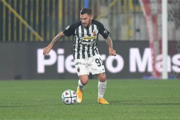 Monza-Ascoli, pantaloncini bianchi