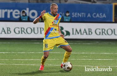 Terza maglia Catania 2020-2021 gialla