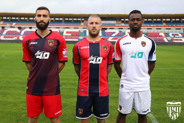 Le nuove divise del Cosenza Calcio 2020-21