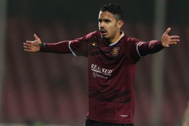 Salernitana divisa casa 2020-21
