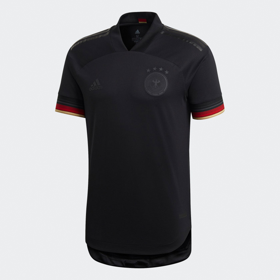 Seconda maglia Germania Europei 2021, un look tutto nero!