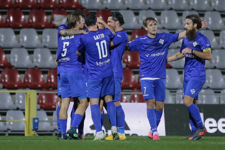 Como kit casa 2020-2021