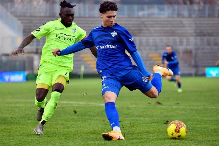 Como divisa home 2020-2021