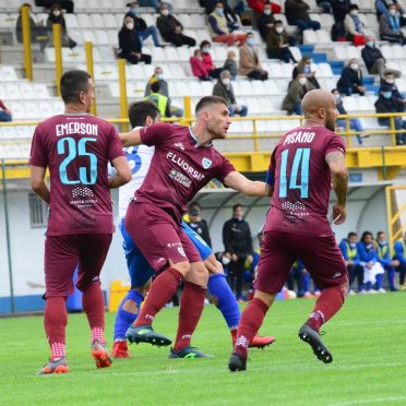 Olbia terza divisa amaranto 2020-21