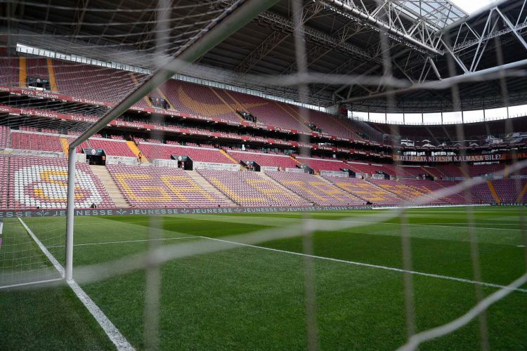 Türk Telekom Arena campo