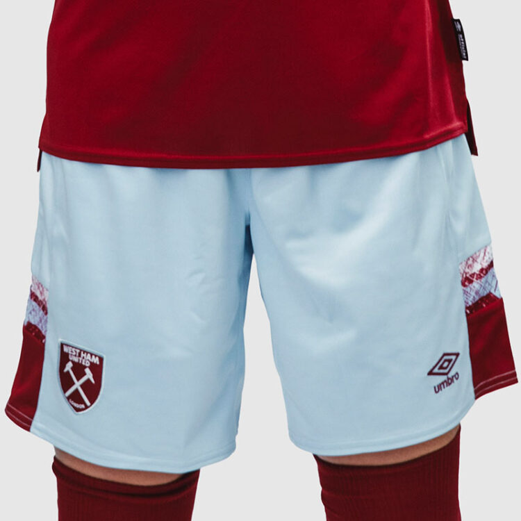 Pantaloncini West Ham celesti 2022-23
