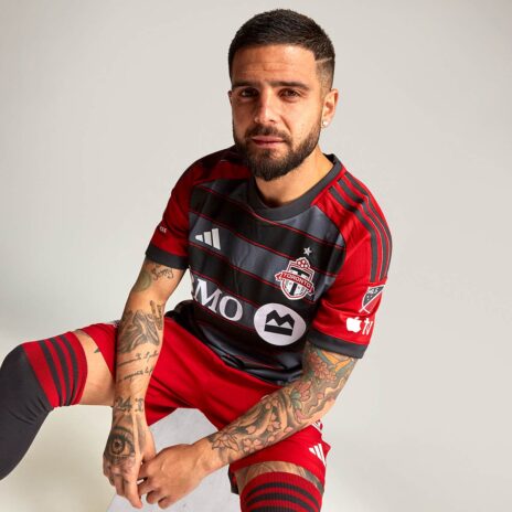 Insigne con la nuova maglia del Toronto FC 2023