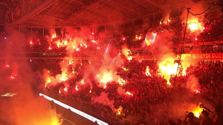 ultrAslan fumogeni inferno