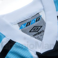 Dettaglio colletto a V Gremio