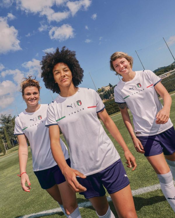 Italia completo away femminile 2021