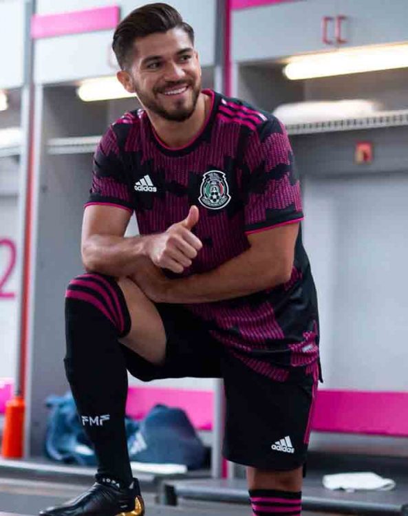 La nuova maglia del Messico rosa e nero