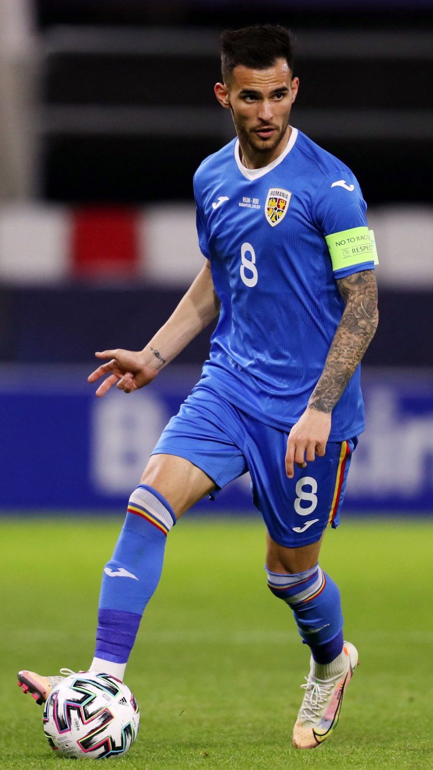 Maglie Romania 20212022 ispirate ai simboli dello stemma nazionale Maglie Romania 20212022 ispirate ai simboli dello stemma nazionale