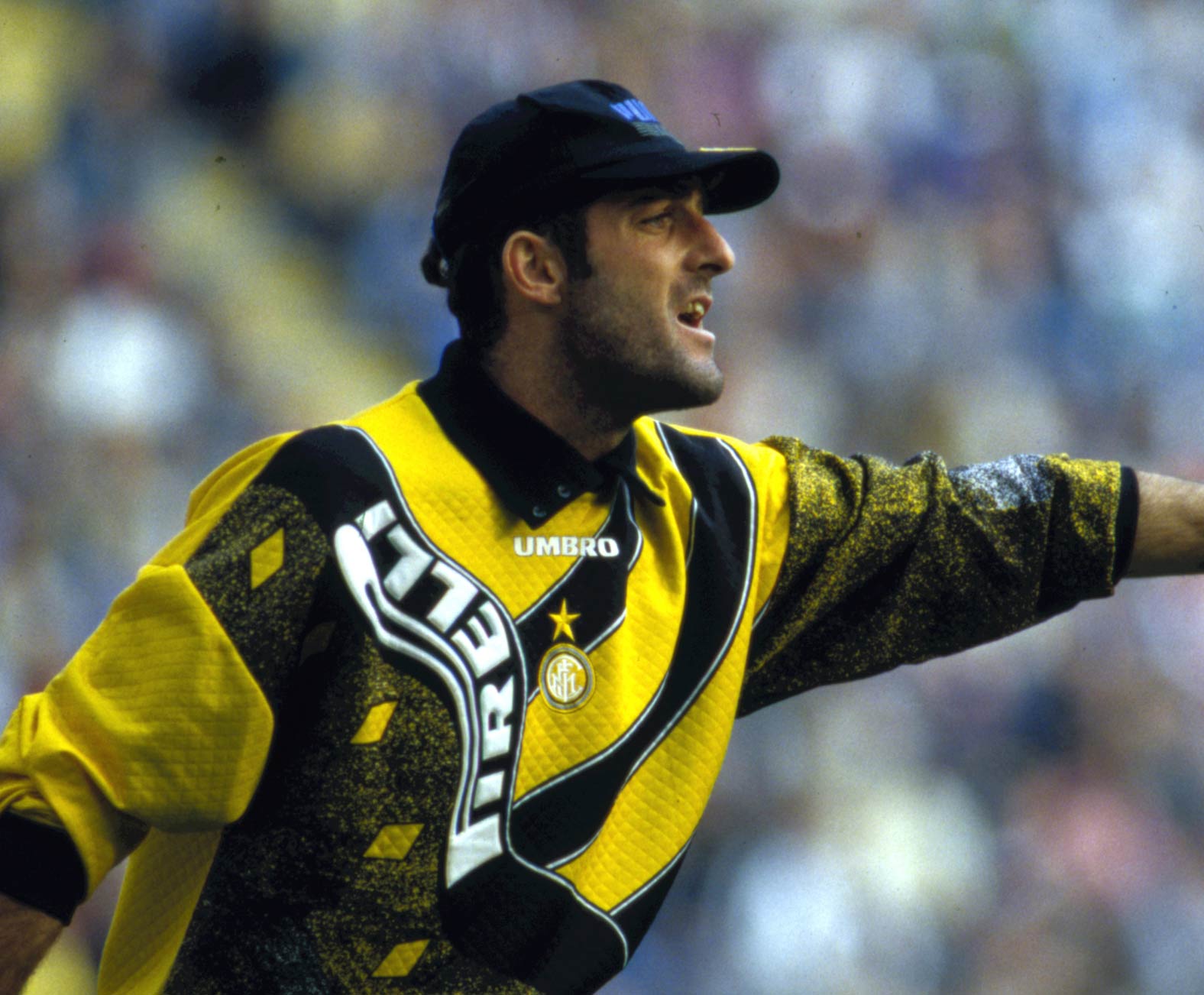Quarta maglia Inter 2020 2021 Nike pazzo stile anni 90