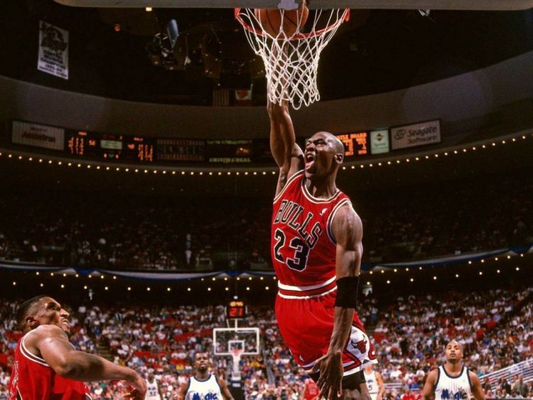 Michael Jordan con la divisa dei Bulls