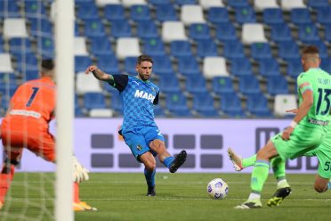 La terza maglia del Sassuolo 2021-2022 in campo