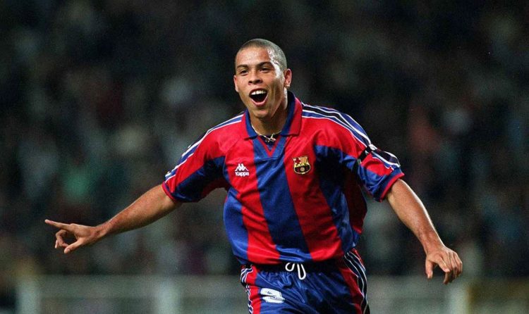 Ronaldo con la maglia del Barcellona