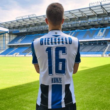 Font Arminia Bielefeld 2021-2022 Macron