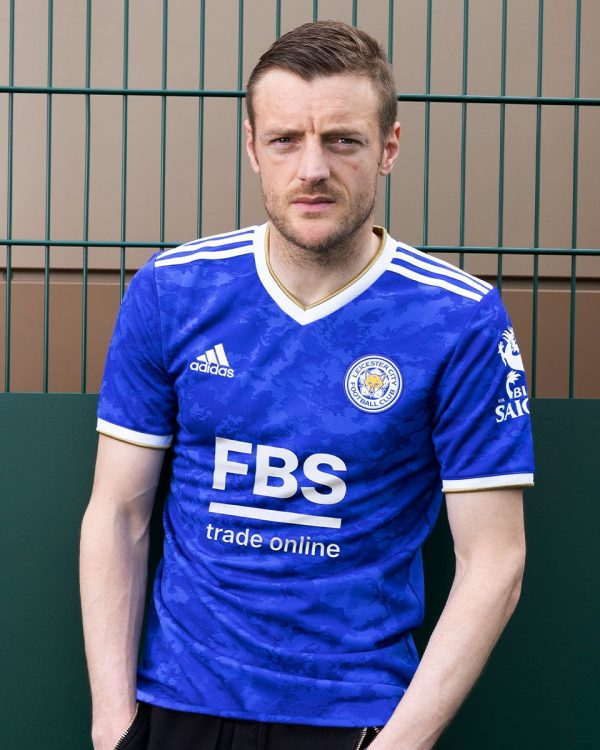 Vardy indossa la maglia del Leicester 2021-2022