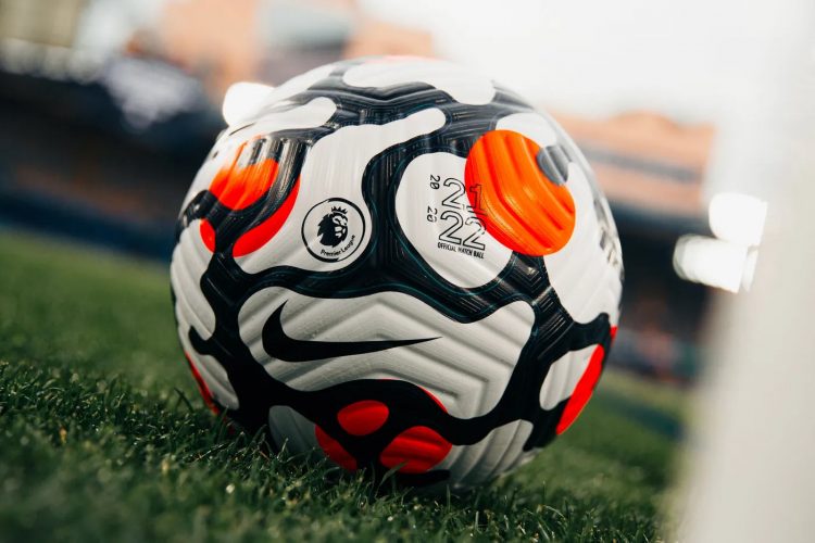 Il nuovo pallone della Premier League 2021-2022 Nike