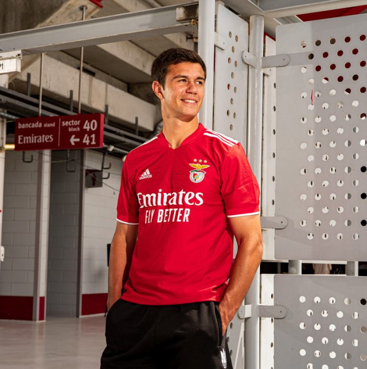 La nuova maglia del Benfica 2021-2022