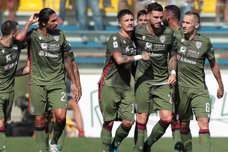 La terza maglia del Cagliari verde nel 2019