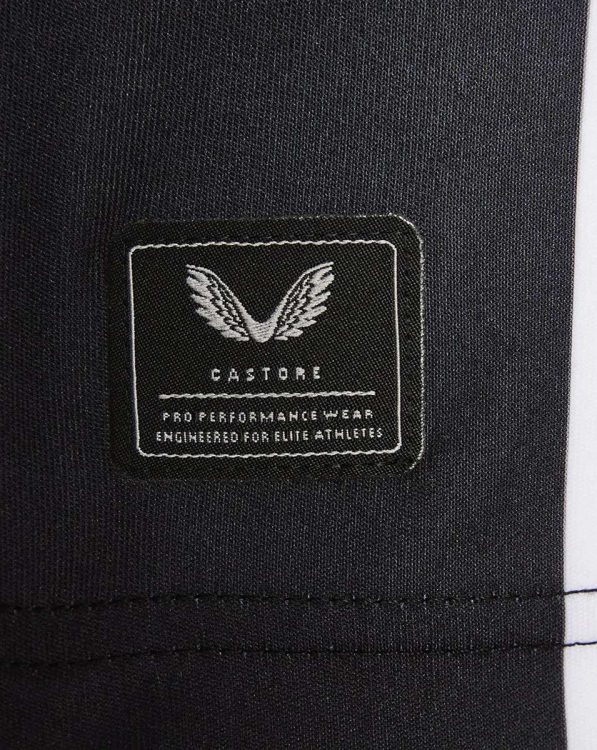 Etichetta Castore sulla maglia del Newcastle