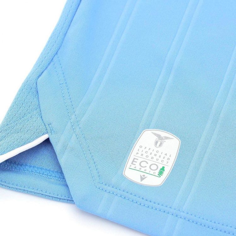 Dettaglio spacco laterale Lazio