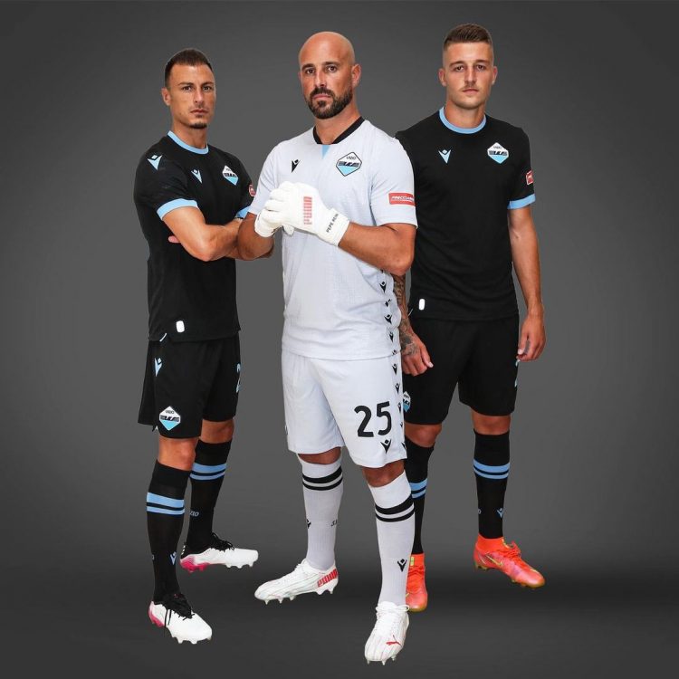 La terza divisa della Lazio 2021-2022